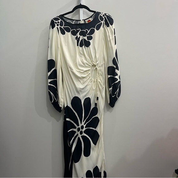 FARM Rio Black and White Floral Long Sleeve Dress - Picture 1 of 5